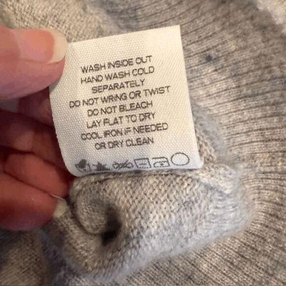 Intermix Wool Cashmere Blend Light Gray Sweater Asymmetric Fray Hem Size Small - Picture 7 of 11